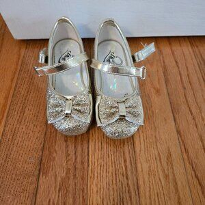 Toddler Girls Size 7 Gold Glitter Shoes